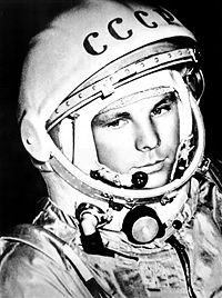 [200px-Gagarin_space_suite.jpg]