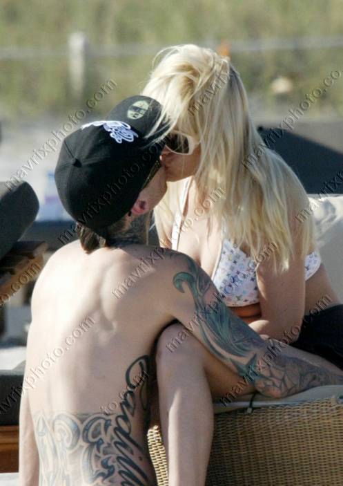 mavrix travis barker shanna moakler kissing miami beach