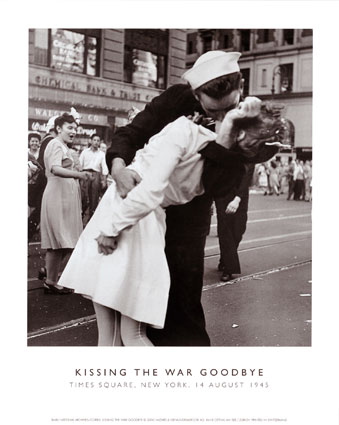 [kissing+the+war+goodbye+NY+time+square.jpg]