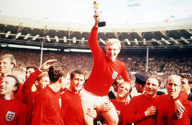 [World+Cup1966_final_bobby_moore.jpg]
