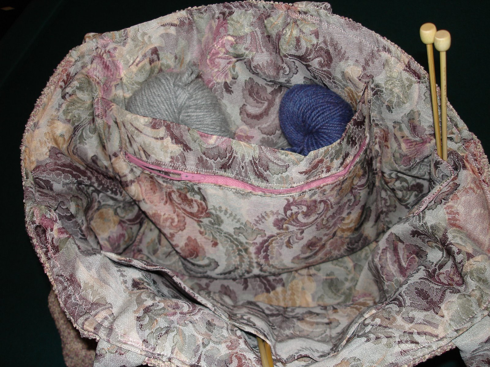 [interior+of+knitting+bag.jpg]