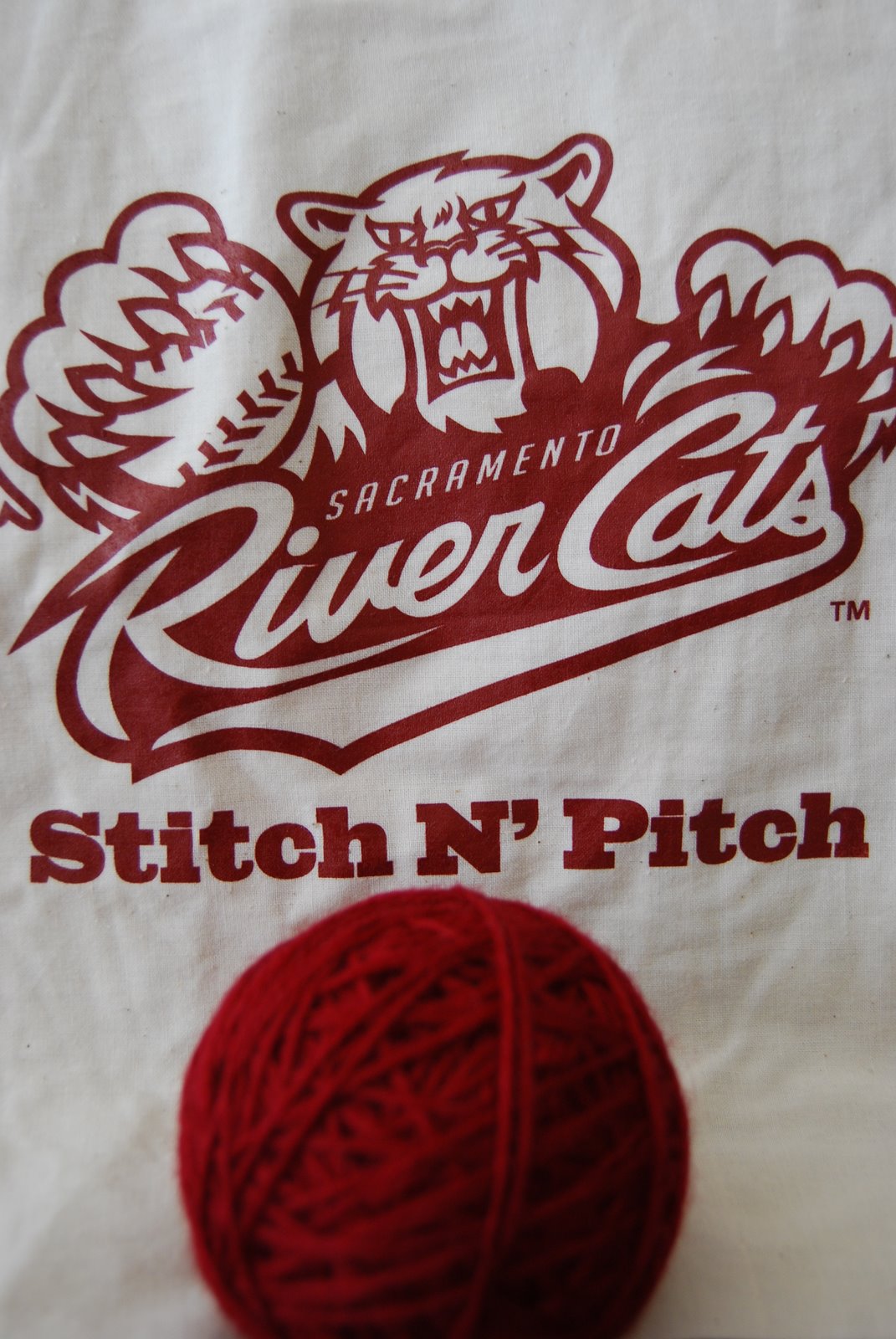 [Copy+of+rivercat+knit-ball.JPG]