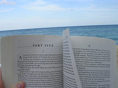 [book+in+the+beach]