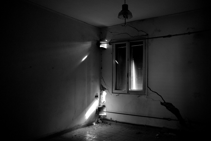[Abandoned+Venice+Apartment_01.jpg]