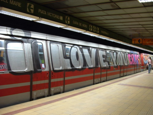 [graffiti-metrou-i-love-you.jpg]
