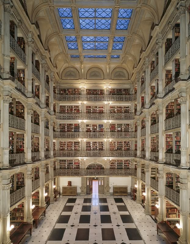 [Biblioteca+Peabody,+Baltimore.jpg]