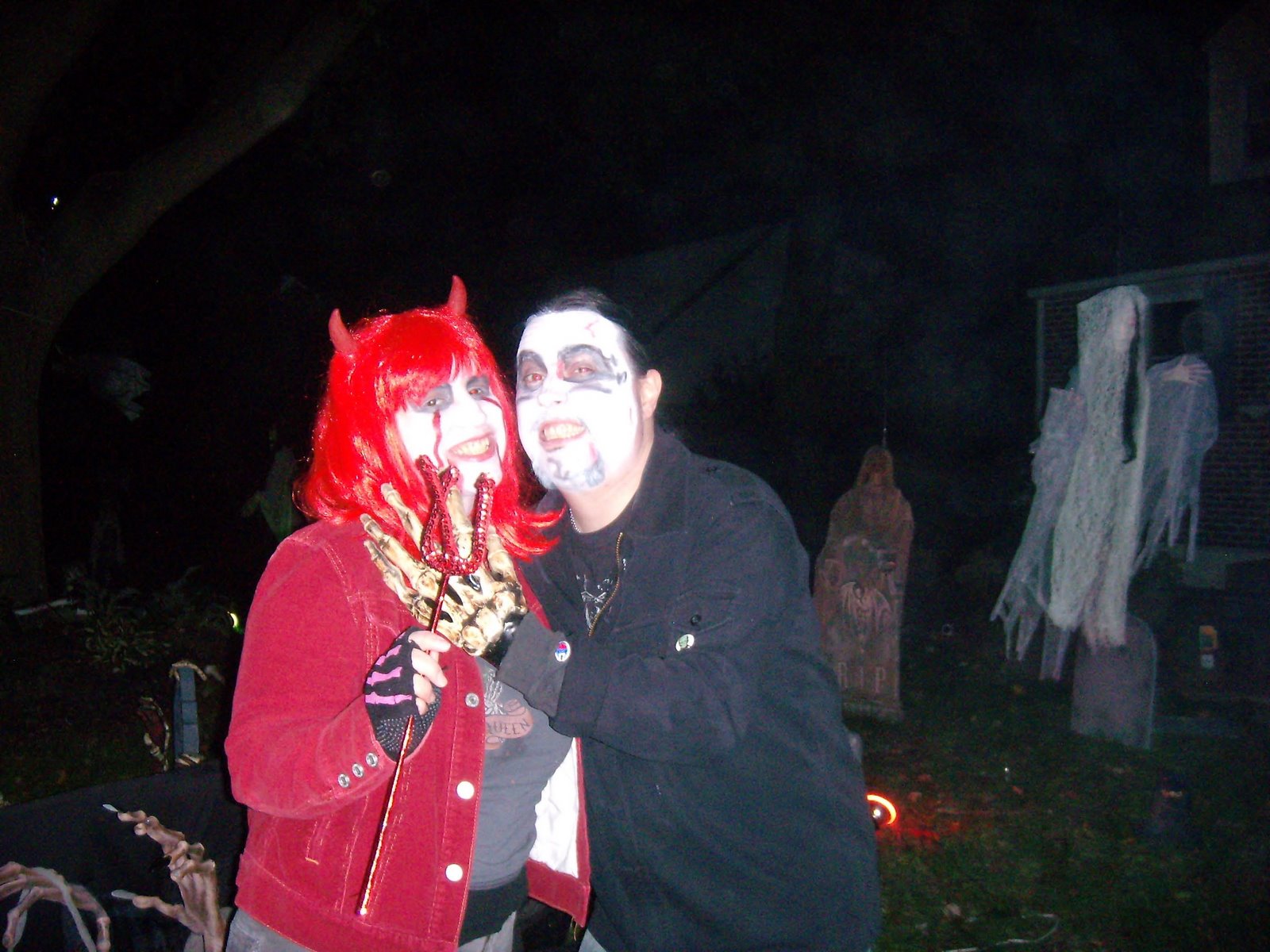 [Halloween+Night+2007-062.jpg]
