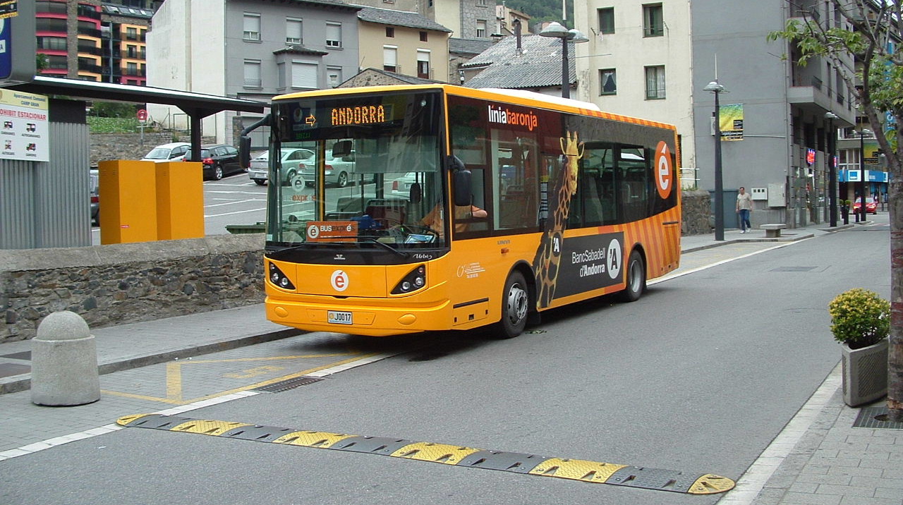 [070706.+Andorrra+bus.jpg]