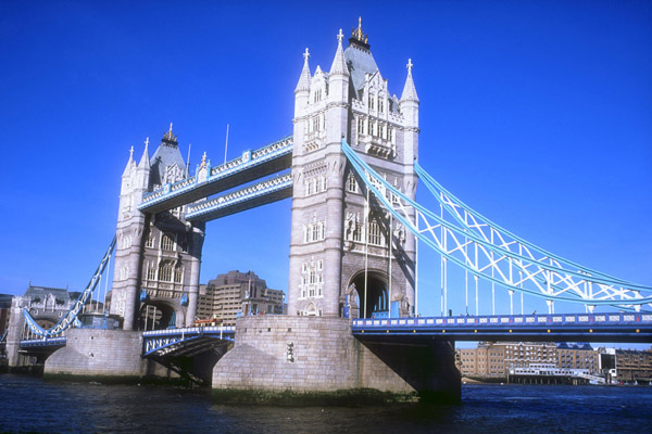 [tower+bridge,+London.jpg]