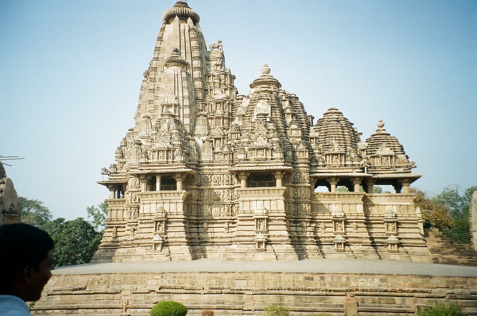[13.+Vishwanath+Temple-+Khajuraho.JPG]