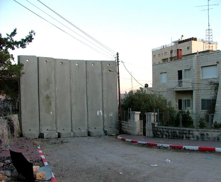 [israele-muro+sicurezza+con+palestina_013_13_2_1.JPG]