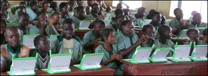 [African+children+with+laptop.jpg]