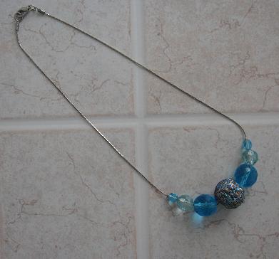 [collana+perle+centrali+azzurra.JPG]