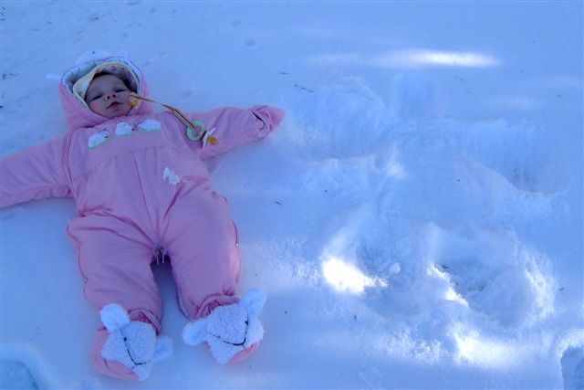 [sydney's+snow+angel.jpg]