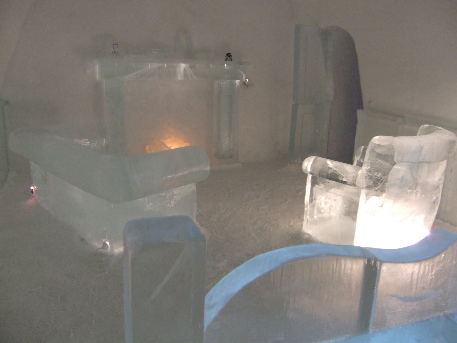 [ice+living+room.JPG]