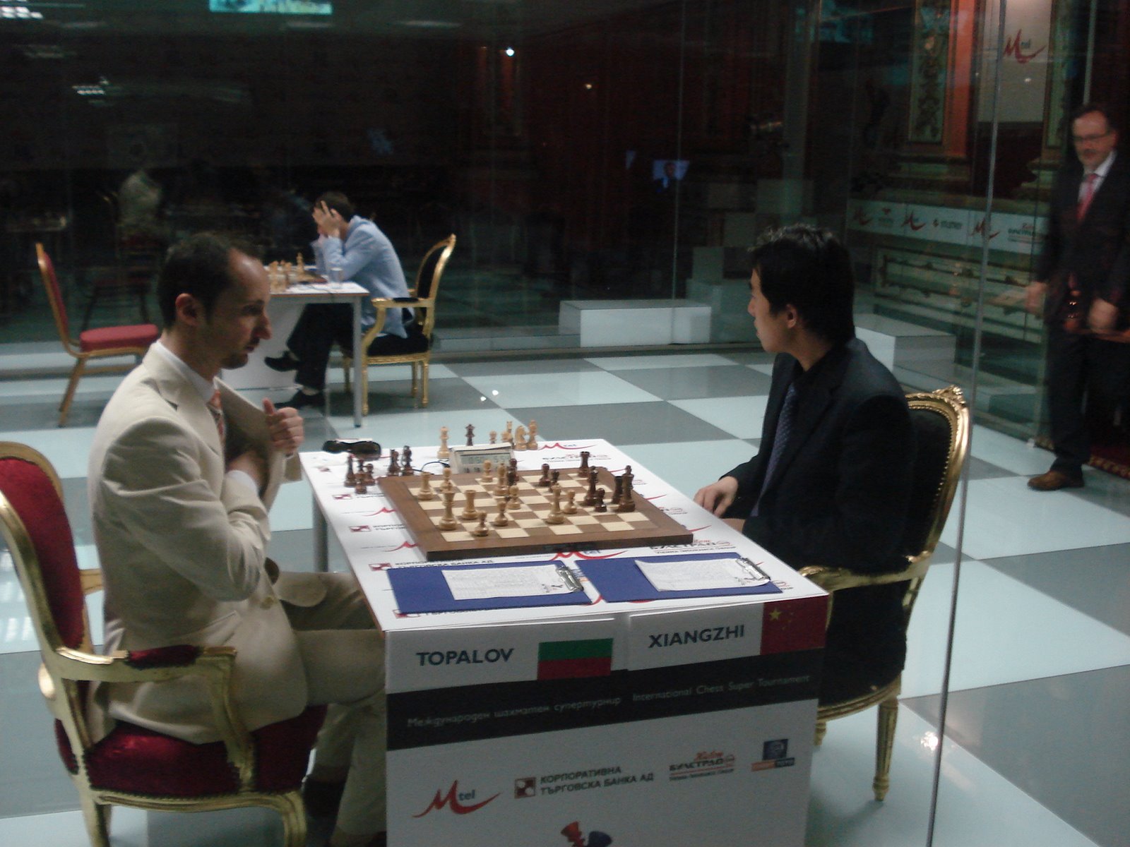 [Topalov+and+Bu+have+just+finished.JPG]