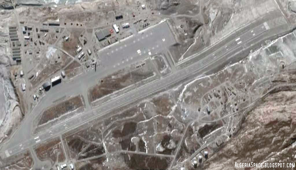 Une piste d'aviation pas du tout droite. (Groenland)