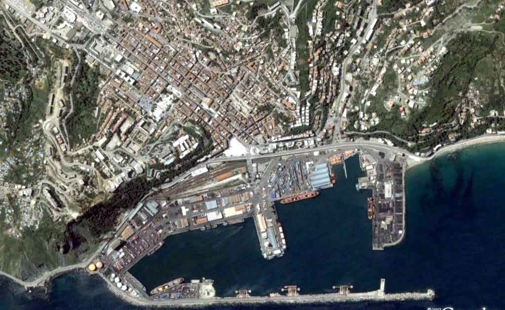 Skikda - Algérie - Vue du port.
