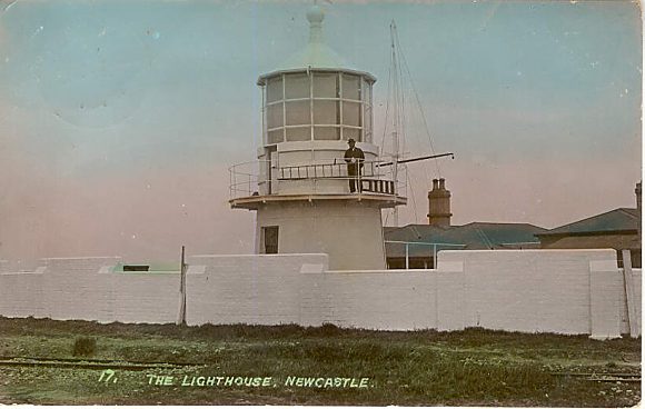 [Nobbys+Lighthouse+Newcastle+c30s.jpg]