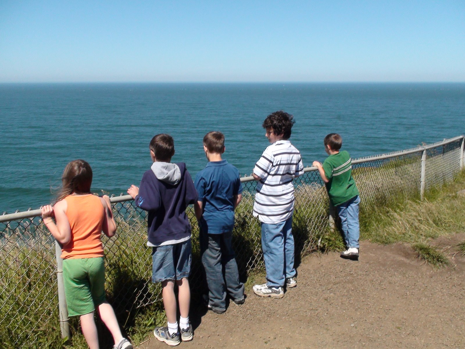 [Kids+looking+out+at+ocean.JPG]