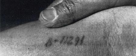 [tatuagem_Auschwitz.jpg]