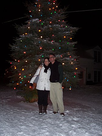 [rob&laurie+with+tree.jpg]
