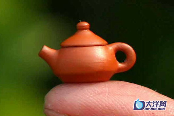 [china-smallest-teapot-02.jpg]