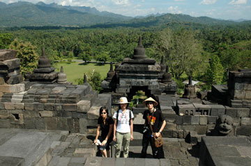 [Borobudur-05.jpg]