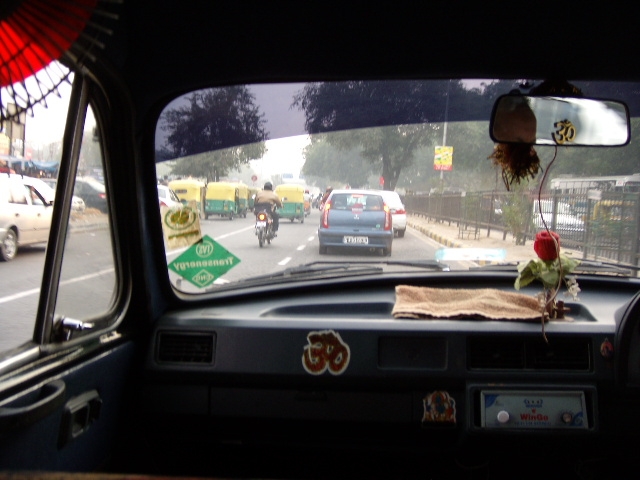 [Auto+rickshaws+in+Delhi.JPG]