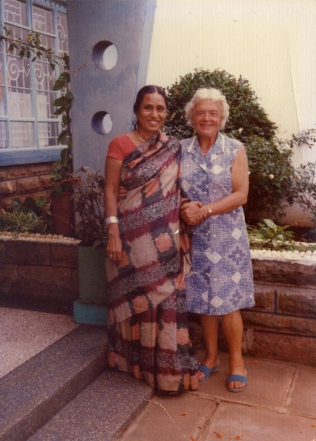 [mac+and+indian+woman.jpg]