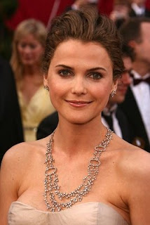 Keri Russell with her fashion accessories