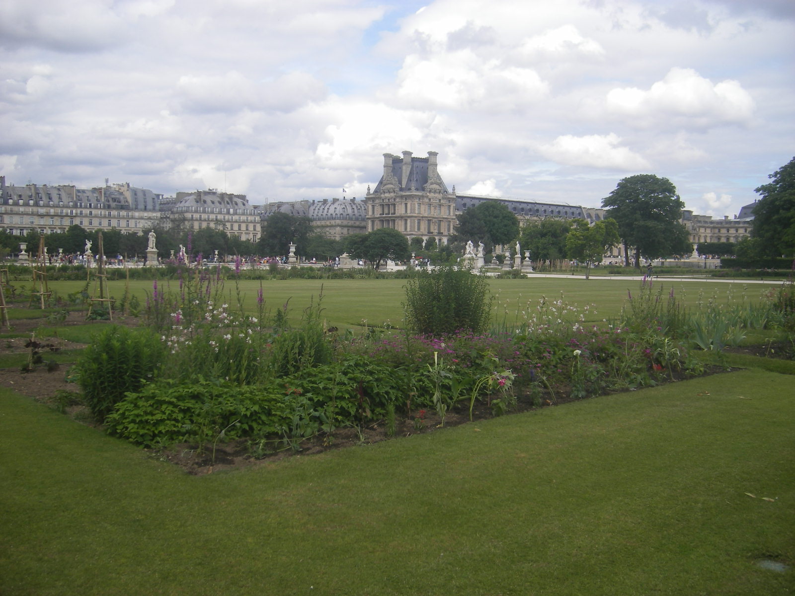 [Tuilerie+Gardens.JPG]