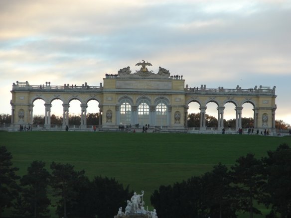 [Schloss+Schonburnn+Vienna.JPG]
