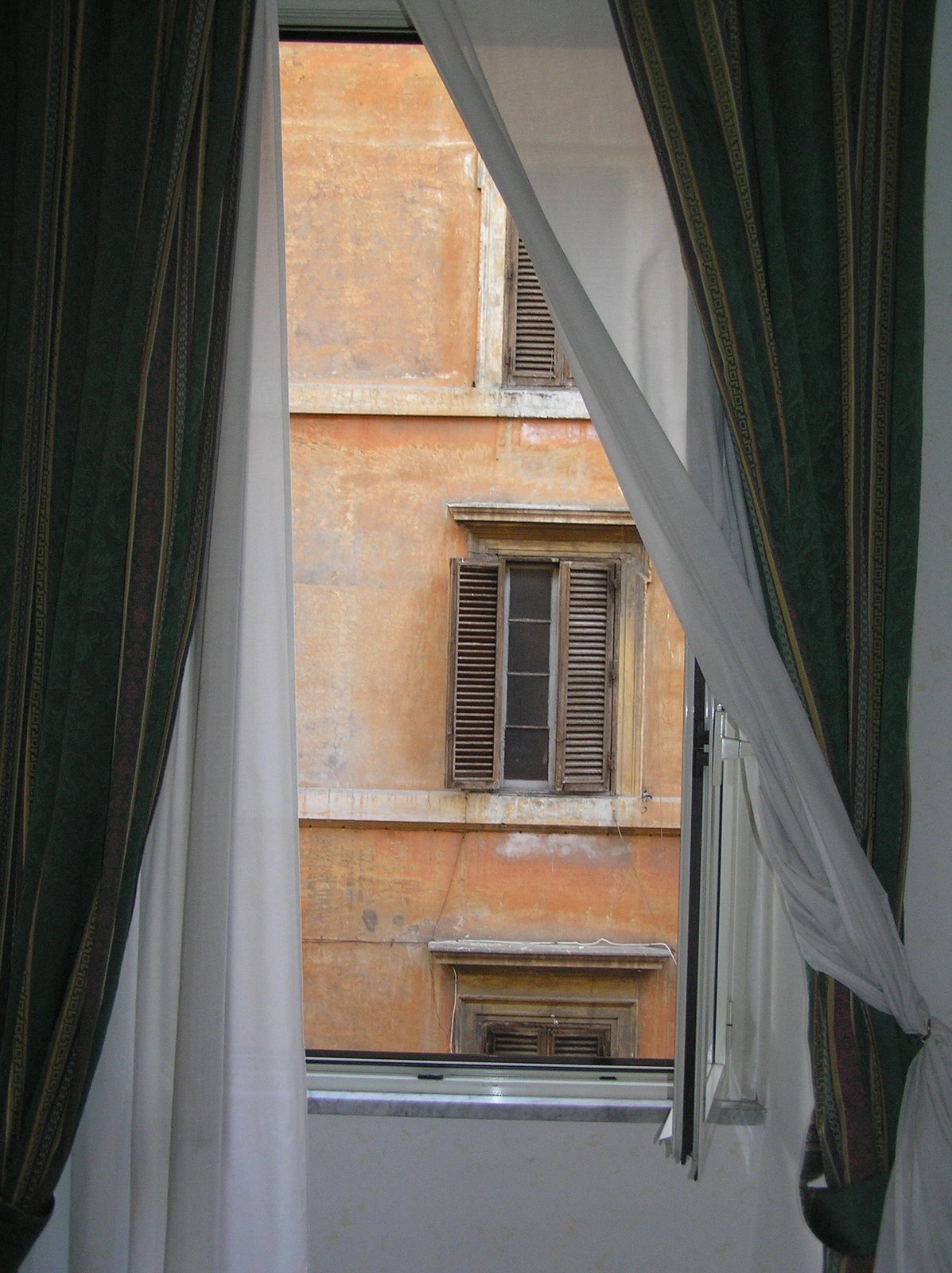 [view+out+first+hotel+window+rome.jpg]