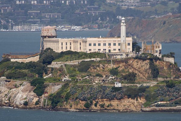 [alcatraz-prison-picture.jpg]
