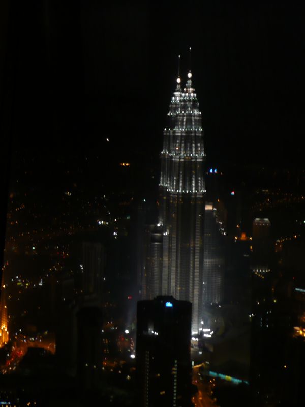 [Petronas+nuit.jpg]