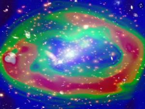 Ondas de choque viajando a través del gas mientras dos cúmulos de galaxias chocan