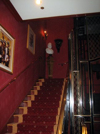 [club+33+stairs.jpg]