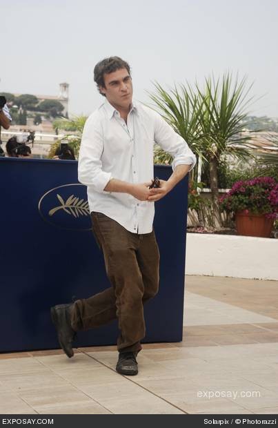 [joaquin-phoenix-2007-cannes-film-festival-we-own-the-night-photocall-eeM5ds.jpg]