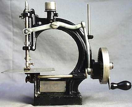 [sewing_machine_spencer_antique.jpg]