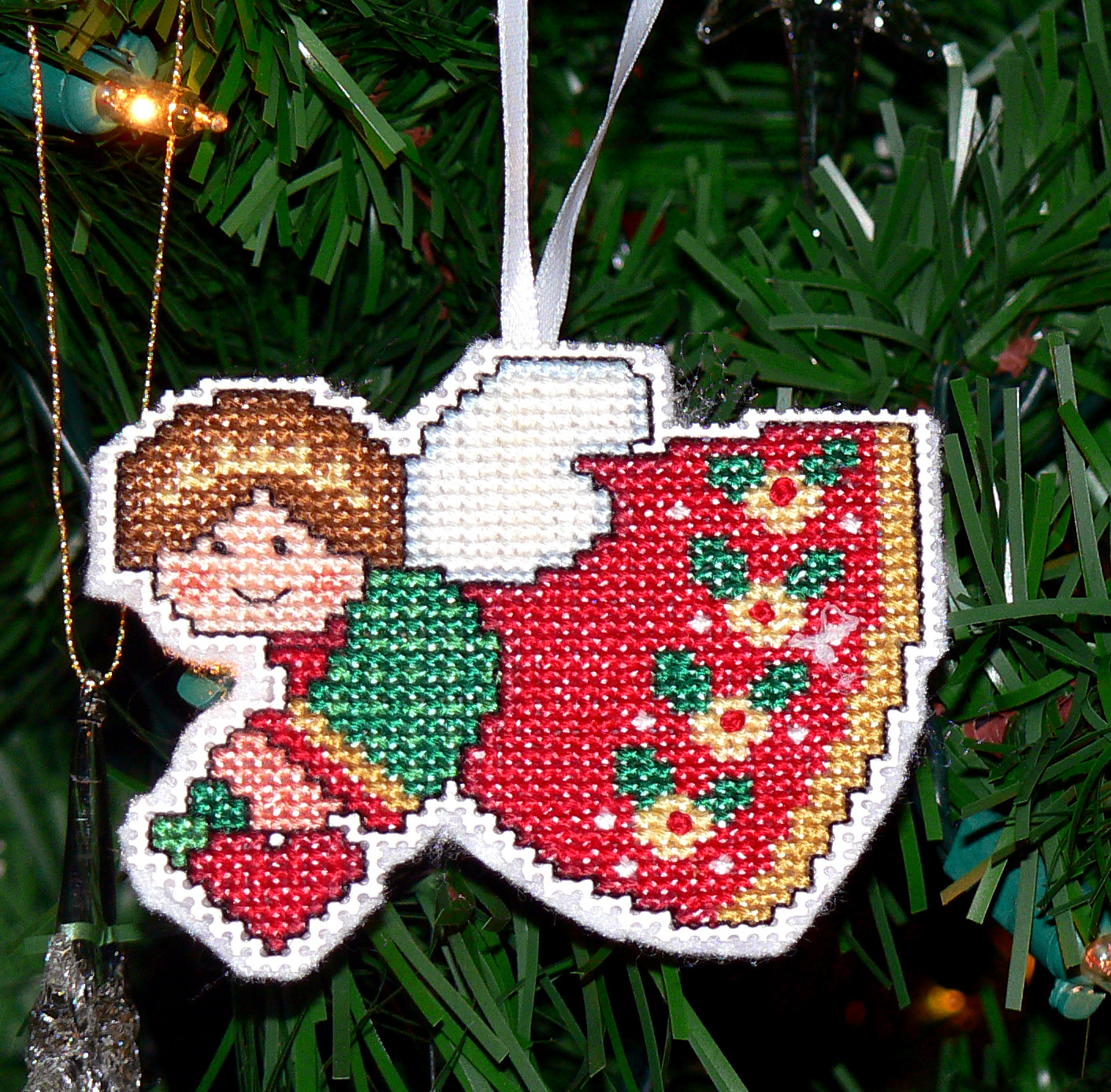 [ornament+aunt+carol+made+bella.jpg]