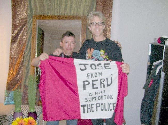 [Jose+with+Stewart+&+Flag+of+PERU_05.jpg]
