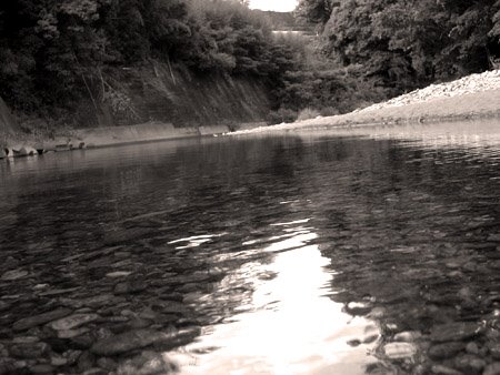 [river+b&w.jpg]