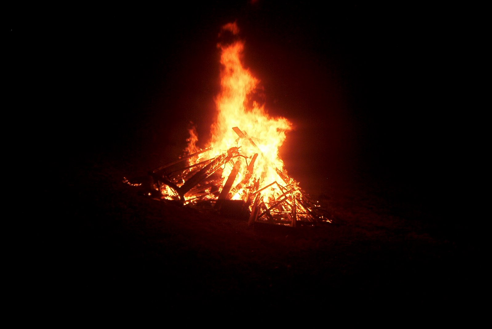 [bonfire+2002+001.jpg]