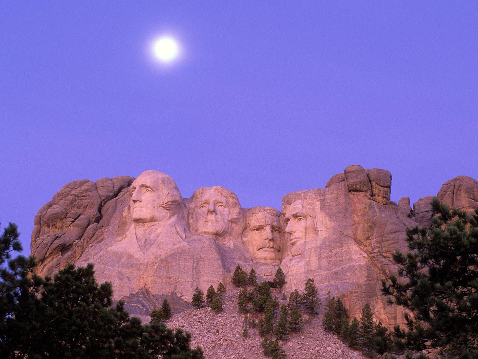 [Moon+Over+Mount+Rushmore,+South+Dakota.jpg]