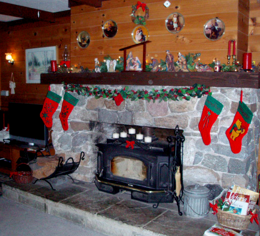 [christmas+fireplace.jpg]