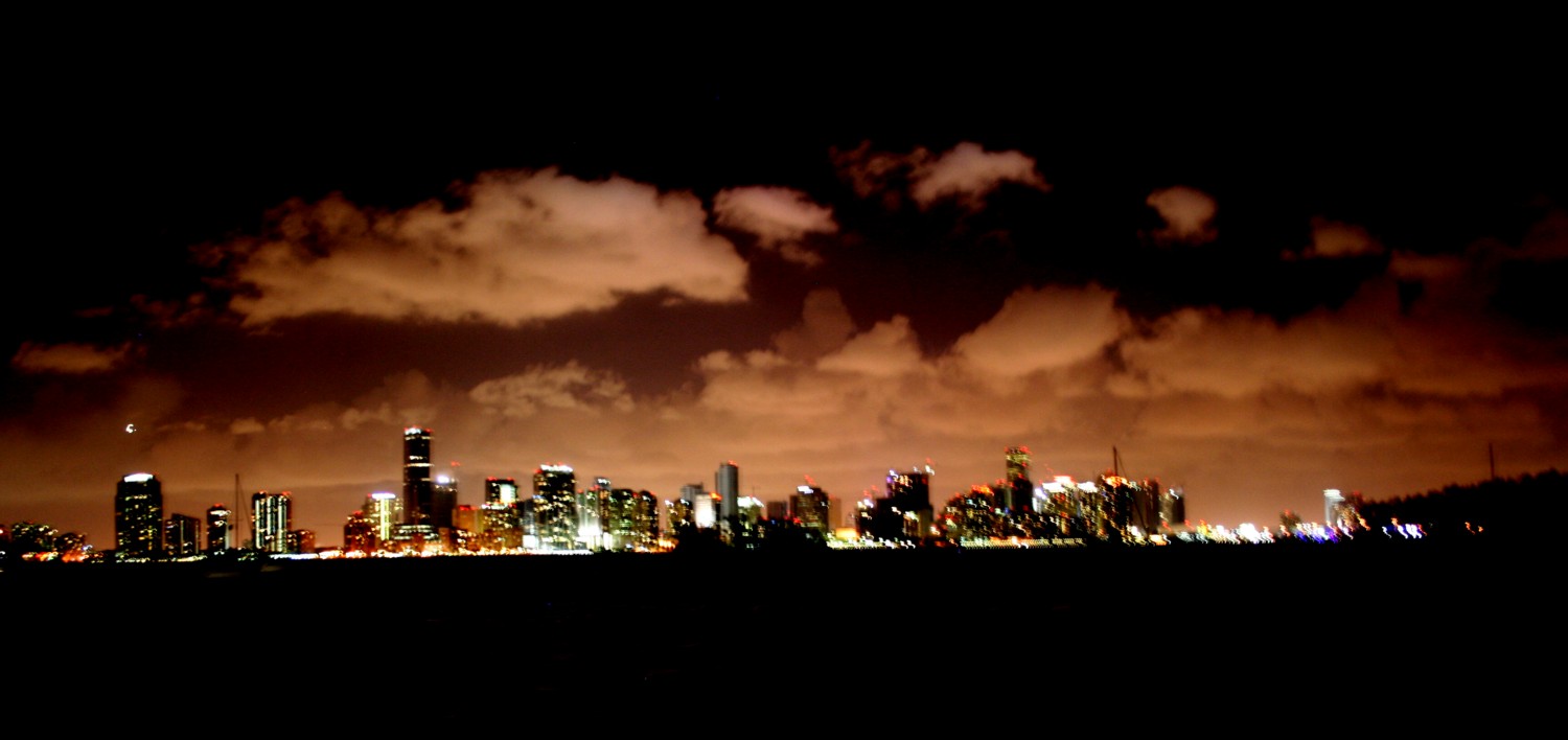 [Miami+at+night.jpg]