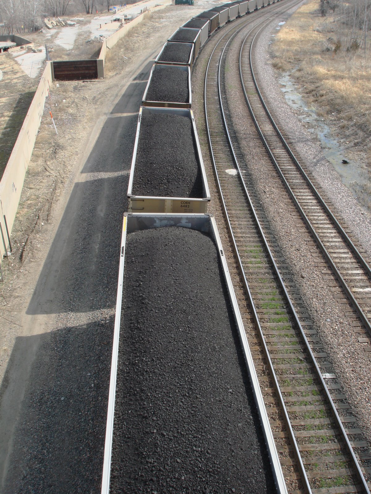 [coal.train.coming.JPG]