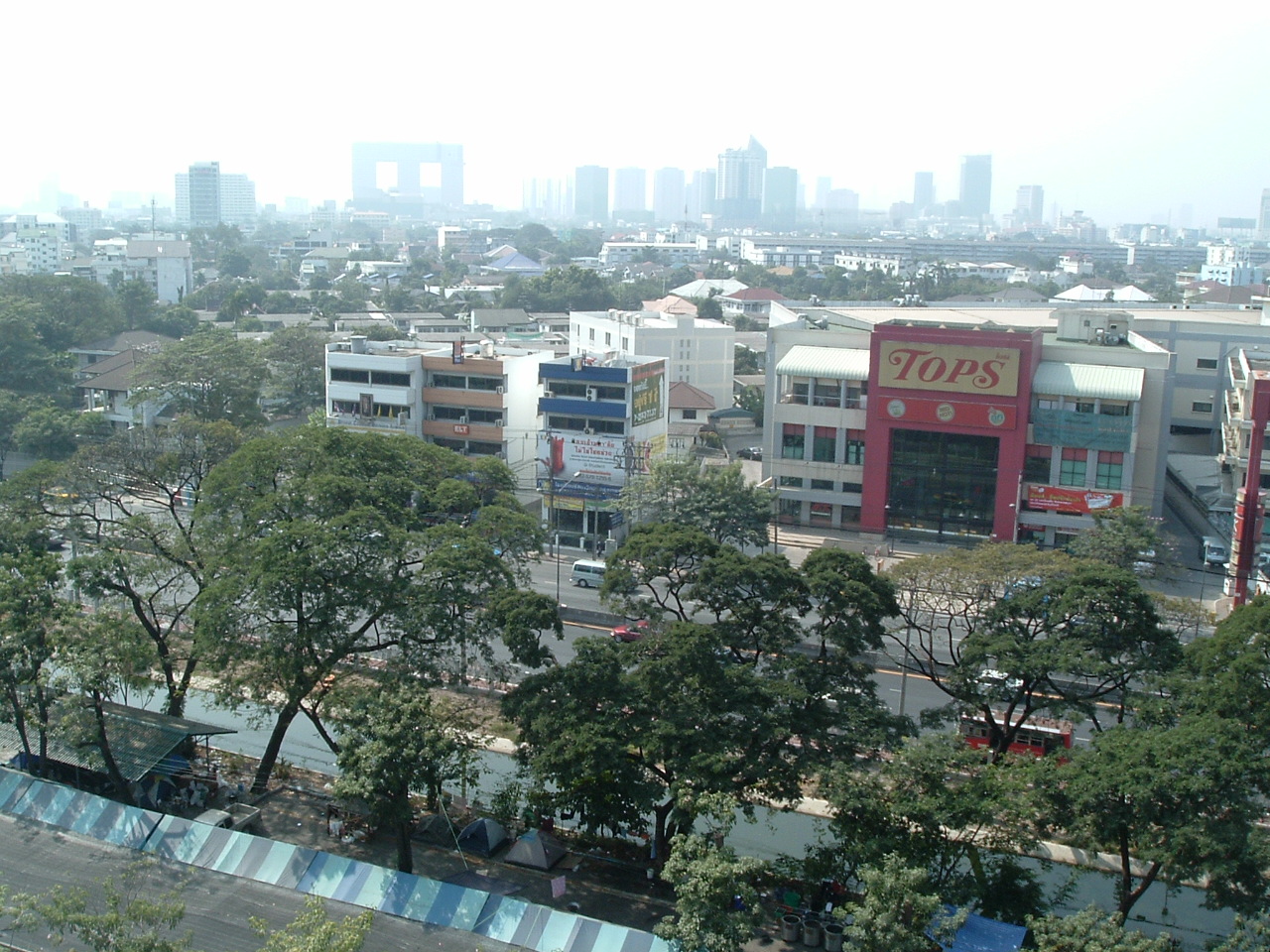 [morning+view+bangkok+hotel.JPG]