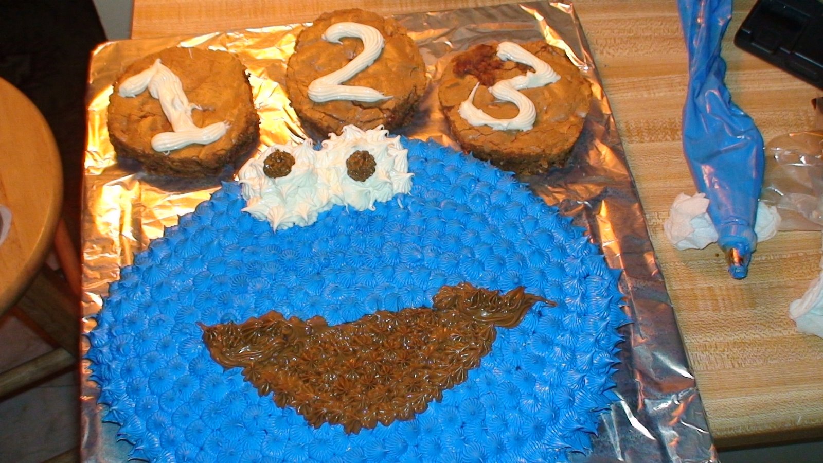 [cookie+monster+cake_2.JPG]